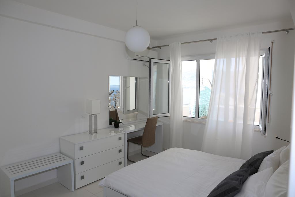 White Residence Luxury Apartments Саранда Номер фото