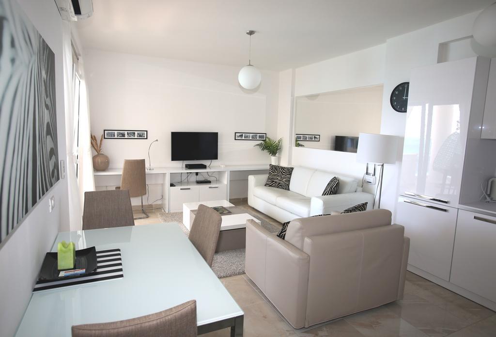 White Residence Luxury Apartments Саранда Екстер'єр фото