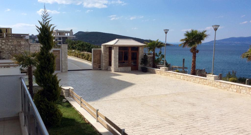 White Residence Luxury Apartments Саранда Екстер'єр фото