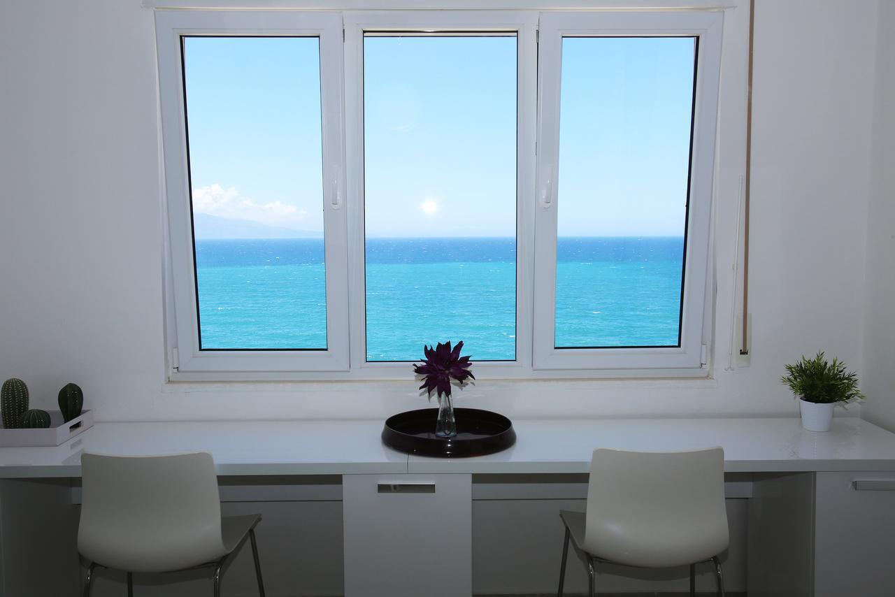 White Residence Luxury Apartments Саранда Екстер'єр фото