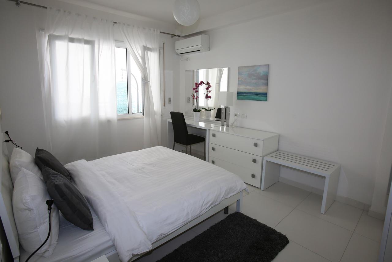 White Residence Luxury Apartments Саранда Екстер'єр фото